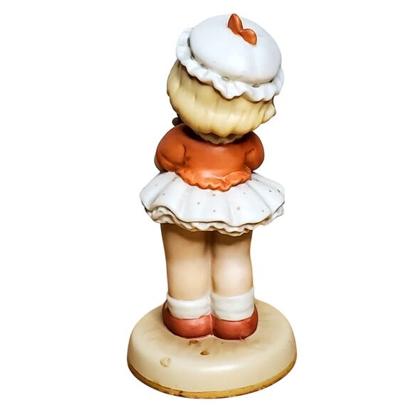 Memories of Yesterday I'm the Girl for You 1993 Membership Porcelain Figurine - Picture 4 of 8